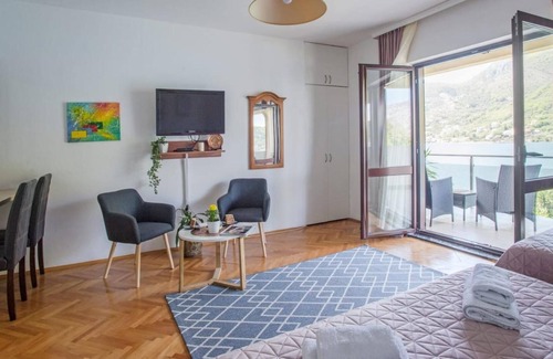 Lepetane Apartment | Studio Flat with View near Beach in Tivat