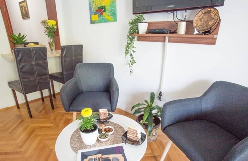 Lepetane Apartment | Studio Flat with View near Beach in Tivat