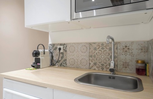 Grasse Apartment | Studio Floral - Near downtown theater