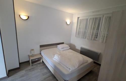 Grand-Fort-Philippe Apartment | Studio Foch 1