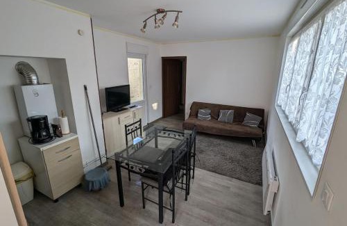 Grand-Fort-Philippe Apartment | Studio Foch 1
