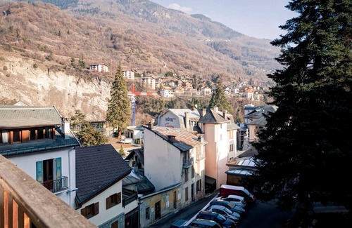 Brides-les-Bains Apartment | Studio for 2 in Brides-les-Bains - Central Location with Balcony & Parking