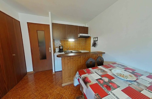Le Grand-Bornand Apartment | Studio for 4, near cable car, parking, pets allowed