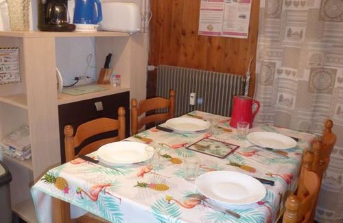Les Gets Apartment | Studio for 4, Prime Ski Location, Balcony with Views, Wi-Fi, Pet-Friendly, Garage