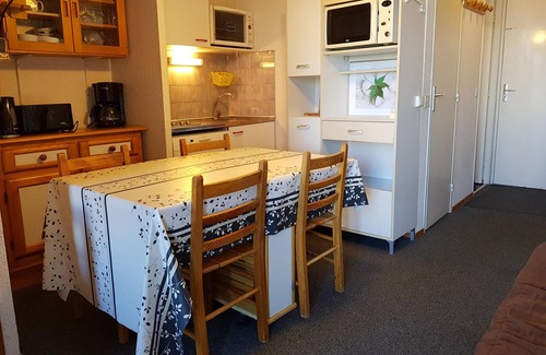 Arc-2000 Apartment | Studio for 4 in Arcs 2000 near ice rink, pets allowed