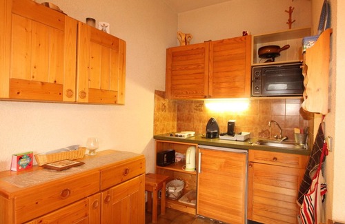 Les Carroz-d'Araches Apartment | Studio for 4 at the foot of the slopes, balcony, ski locker, TV