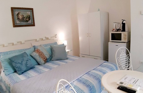 Canneto sull'Oglio Bed & Breakfast | Studio for disabled access for 3 people