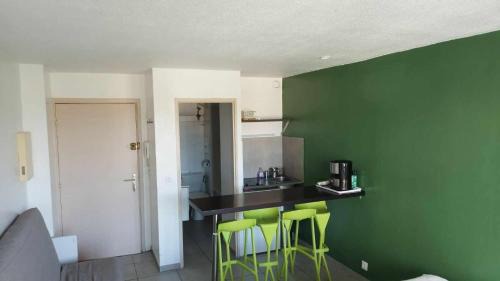 Frejus Apartment | Studio Fréjus 1-4 Pers avec Parking privé Residence 2km mer & base nature