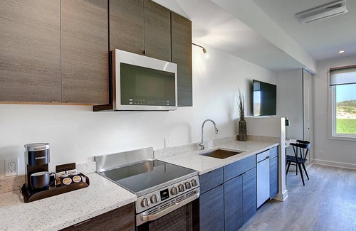 Corpus Christi Apartment | Studio-Full Kitchen w/Private Walkable Beach Access