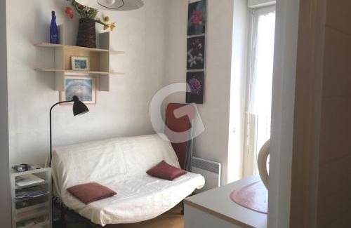 La Tranche-sur-Mer Apartment | Studio idéal au centre-ville de La Tranche-sur-Mer, à 80m de la plage, avec balcon et aperçu mer - FR-1-357-240