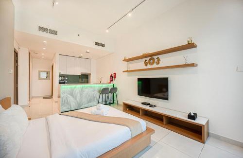 Dubai Apartment | Studio In Dubailand - Bright And Airy