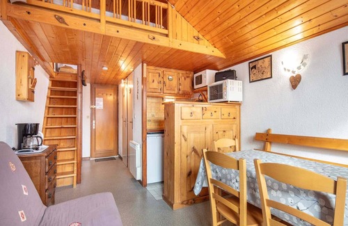 Saint-Sorlin-d'Arves Apartment | Studio in Saint-Sorlin near Ski Slopes