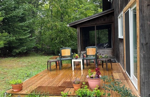 Lake Leelanau Apartment | Studio in Lake Leelanau with outside entrance, king bed, & WiFi