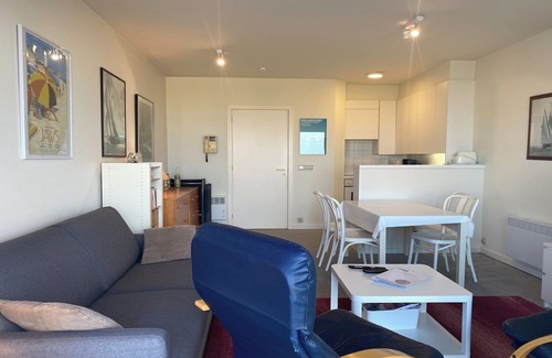 Nieuwpoort Apartment | Studio in Nieuwpoort with Stunning Sea Views