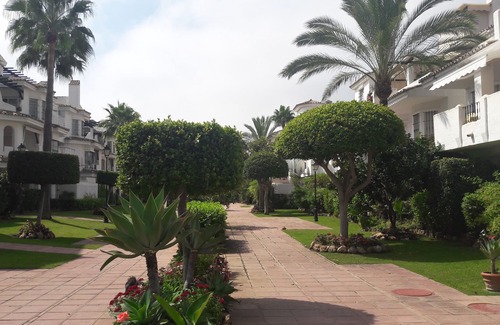 Marbella Apartment | Studio in Puerto Banus, Marbella for Holidays or Business. POOL-PARKING-GARDE