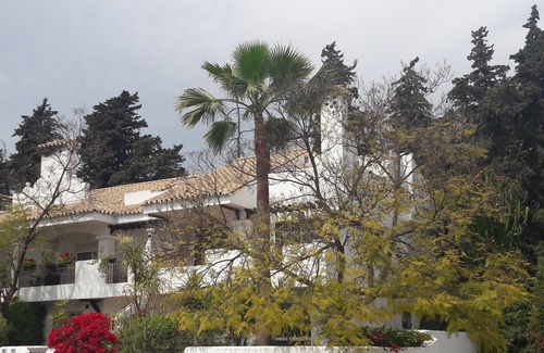 Marbella Apartment | Studio in Puerto Banus, Marbella for Holidays or Business. POOL-PARKING-GARDE