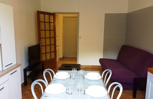 Saint-Jean-du-Bruel Apartment | Studio in the heart of the village