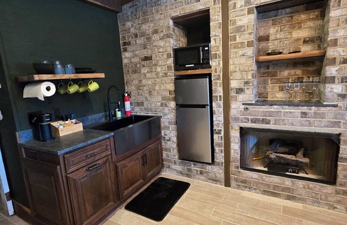 Pickens Apartment | Studio in the Heart of Pickens Roof top Deck & Fire pit