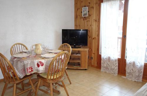 Saint-Gervais-les-Bains Apartment | Studio La pointe des Aravis 4 by Interhome