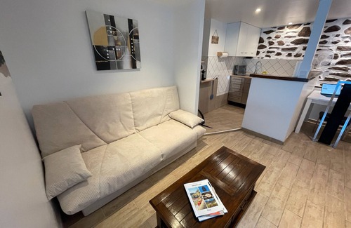 Laruns Apartment | Studio "La Grange - Laruns" with Private Terrace and Wi-Fi