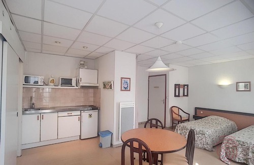 Lamalou-les-Bains Apartment | Studio Lamalou-les-Bains, 1 pièce, 2 personnes - FR-1-451-48