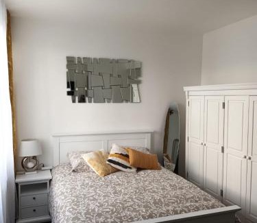 Cote Ouest Ormeaux Apartment | studio le cocon urbain