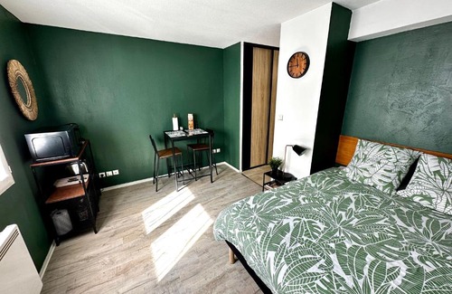 Faubourg North Apartment | Studio Le république 2