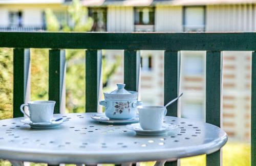 Blonville-sur-Mer Apartment | Studio Les Corniches du Mont Canisy-3 by Interhome