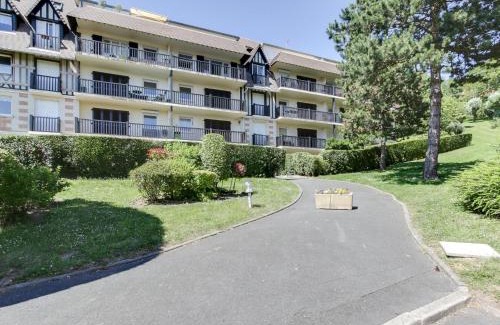 Blonville-sur-Mer Apartment | Studio Les Corniches du Mont Canisy-3 by Interhome