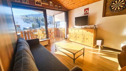 La Clusaz Apartment | Studio les Granges - Vue montage et village, Centre la Clusaz - AravisTour