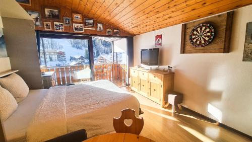 La Clusaz Apartment | Studio les Granges - Vue montage et village, Centre la Clusaz - AravisTour
