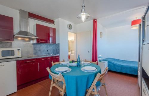 Le Barcares Apartment | Studio Les Marines-4 by Interhome