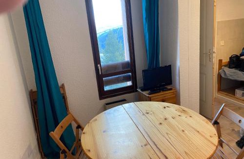 Pra Loup Apartment | Studio Les Marmottes Bleues PRALOUP 1500