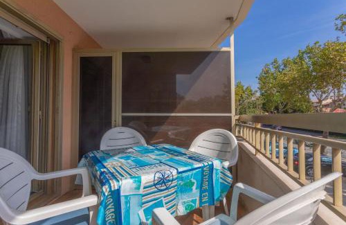 Sainte-Maxime City Centre Apartment | Studio Les Parfums de Mimosas