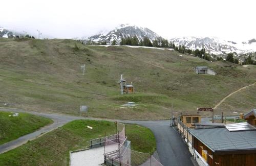Plagne Villages Apartment | Studio lumineux à Plagne Villages, balcon, proche pistes et commerces - FR-1-351-64