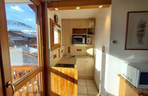 Plagne Villages Apartment | Studio lumineux à Plagne Villages, balcon, proche pistes et commerces - FR-1-351-64