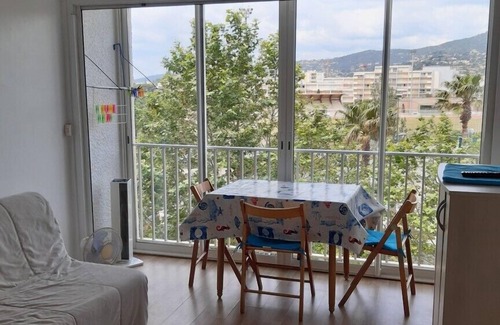 Le Lavandou Apartment | Studio Lumineux A 50 M DE LA Plage AU Lavandou