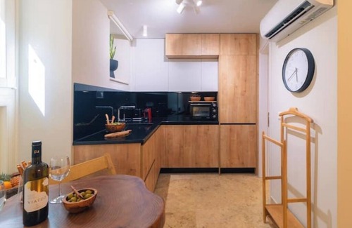 Old Town Apartment | “Studio Medusa” Venetian Studio in Corfu Old Town