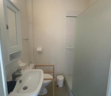 La Celle-sous-Gouzon Apartment | Studio meublé à Jonzac