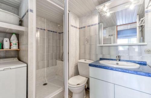 Saint-Pierre-la-Mer Apartment | Studio mezzanine St pierre la mer