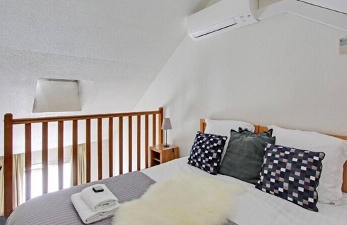 Les Lilas Apartment | Studio Mezzanine for family of 4 in Les Lilas District