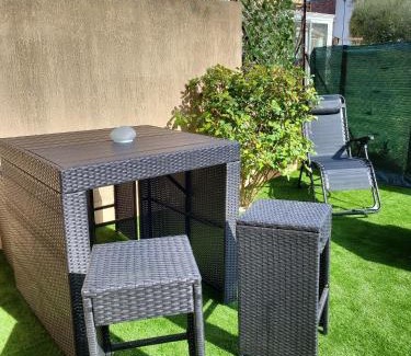 La Londe-les-Maures Apartment | Studio Moana avec parking et jardin