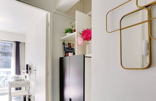19th Arrondissement Apartment | Studio near Bassin de la Villette - Mobility lease