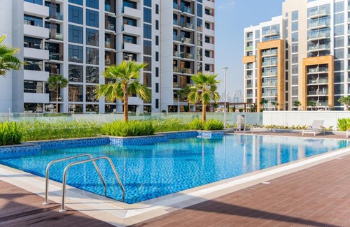 Nad Al Sheba Apartment | Studio next Dubai Mall with pool