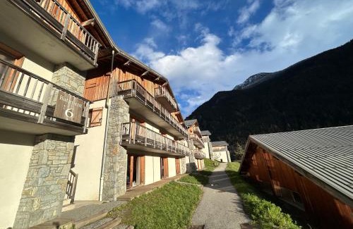 Orelle Apartment | Studio Orelle 3 Vallées - Spa & Piscine - Apt 006