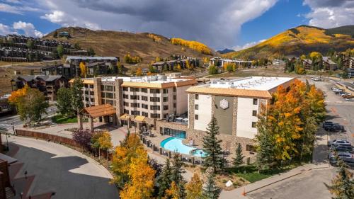 Crested Butte House | Studio Perfect Location 318 with Pool and Hot Tub