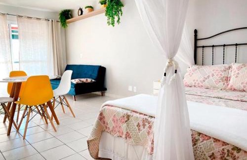 Parque das Palmeiras Apartment | Studio Piratas