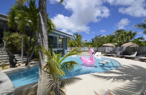 Orient Bay Ski Chalet | Studio Pool View – Residence Adam et Eve