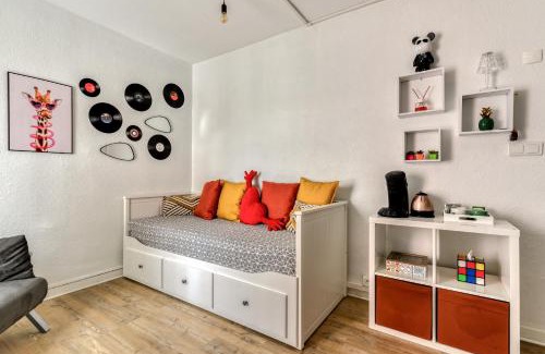 Cap d'Agde Apartment | Studio Pop plein Centre-Port - ménage, linge inclus