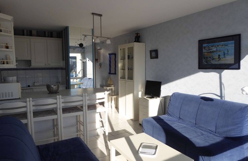 Arzon Apartment | Studio Port du Crouesty residence with swimming pool